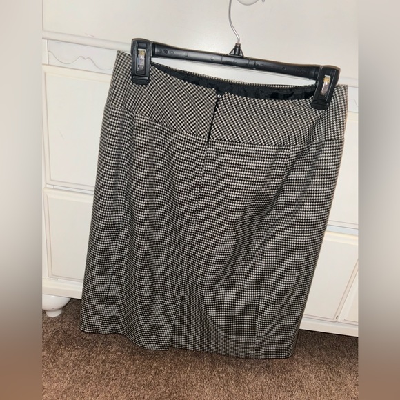 ann taylor houndstooth skirt - Picture 2 of 3